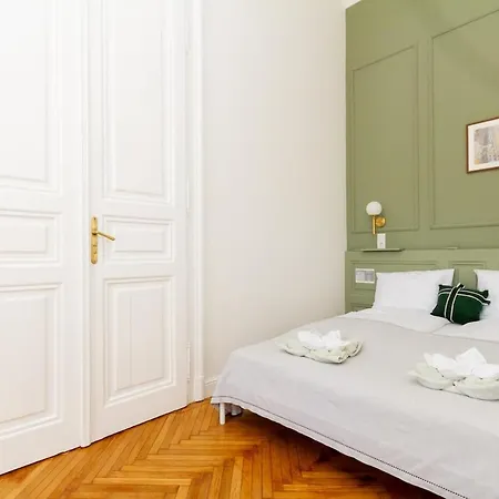 2br Modern Elegance W Sauna And Ac By Nw