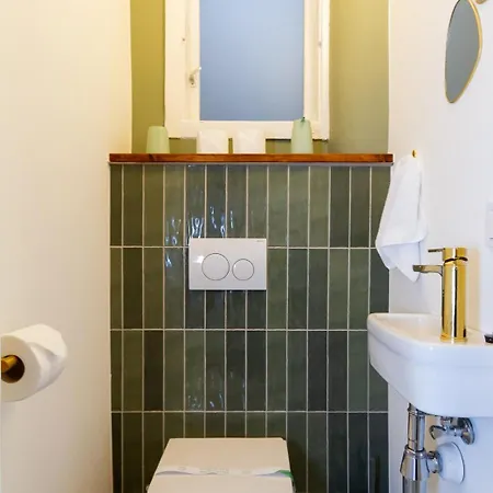 Apartament 2br Modern Elegance W Sauna And Ac By Newave Budapesta