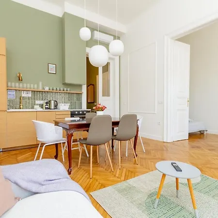 2br Modern Elegance W Sauna And Ac By Newave * Budapesta