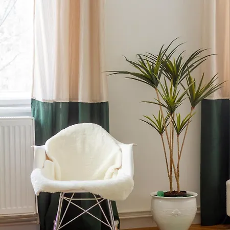 2br Modern Elegance W Sauna And Ac By Newave Appartement