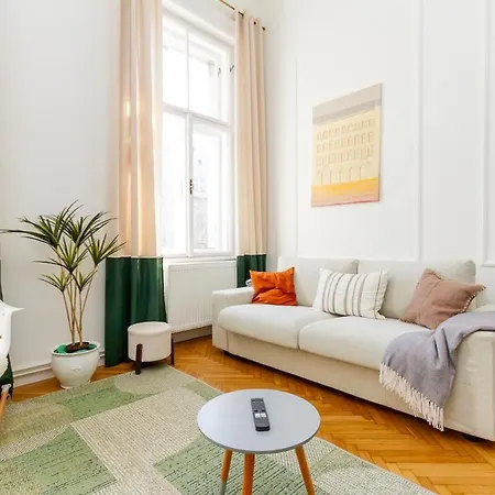 2br Modern Elegance W Sauna And Ac By Newave * Budapest