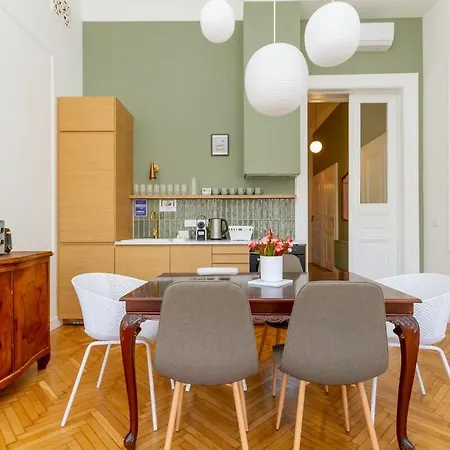 アパート 2br Modern Elegance W Sauna And Ac By Newave