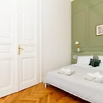 2br Modern Elegance W Sauna And Ac By Nw